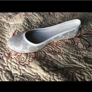 Unworn coach shoes. Size 6